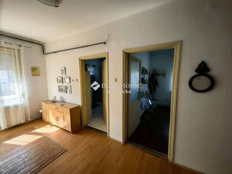 120 nm-es 3 szobás családi ház eladó madárcsicsergős környezetben
