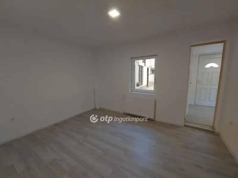 Pécs Újhegy 125 nm-es 3 2 szobás családi ház eladó