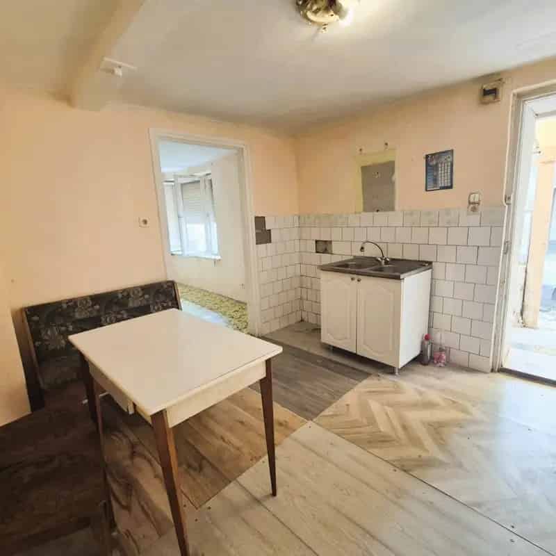 Kecskeméti tanya eladó 80 nm 2 épülettel felujitandó