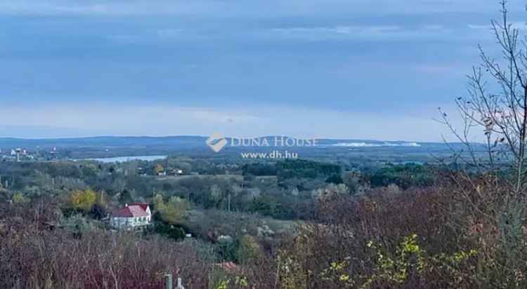 Eladó telek Vác Diósvölgyben panorámával