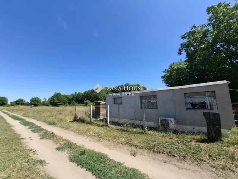 2525 m2-es építési telek Albertirsán