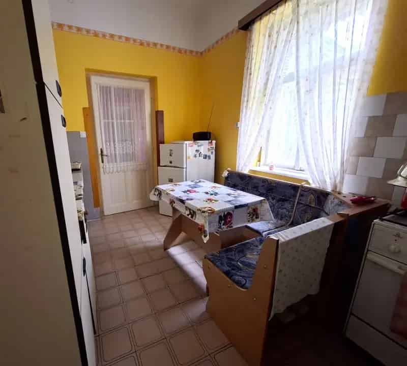 Csorvás 2 szobás családi ház eladó nagy telken melléképületekkel