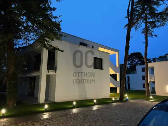 Balatonfenyvesi eladó nyaraló - Újépítésű prémium apartman