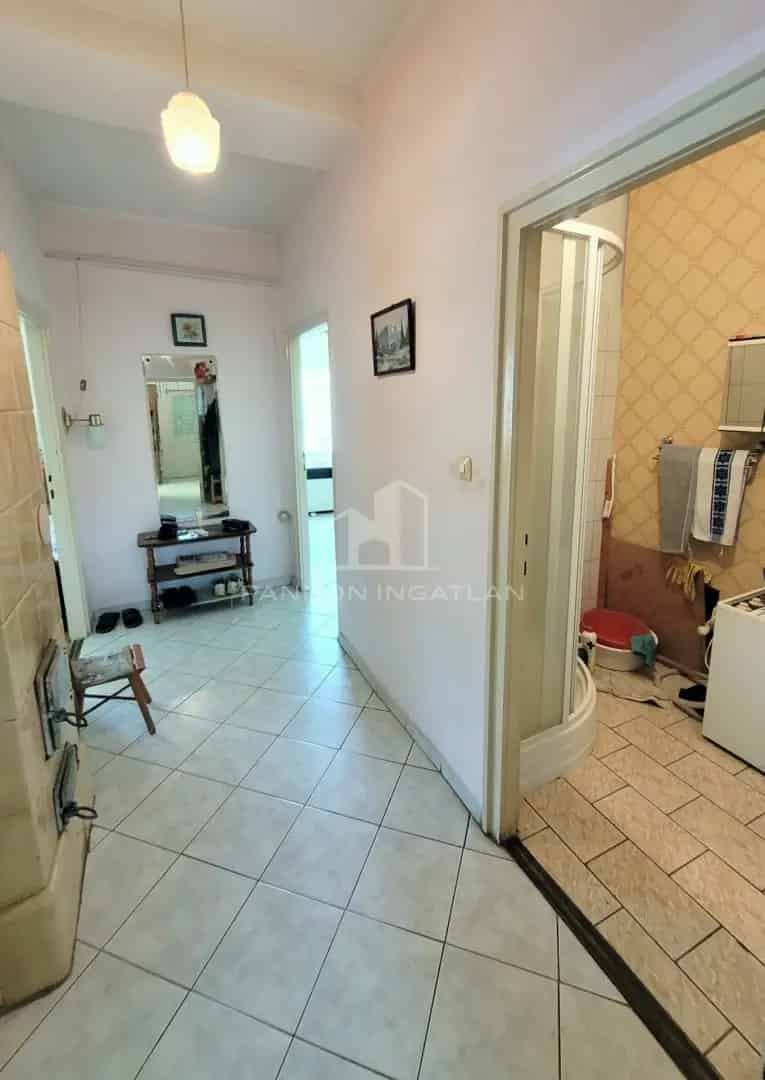 Eladó ikerházrész Ajka Padragkúton 934 m2 telekkel