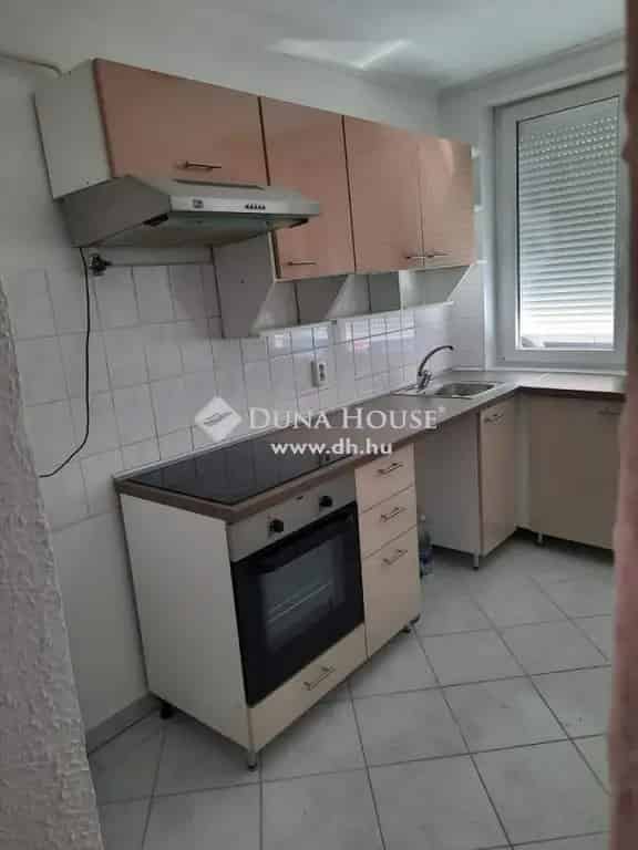 60 nm-es 2 szobás ház Szolnok belvárosában eladó