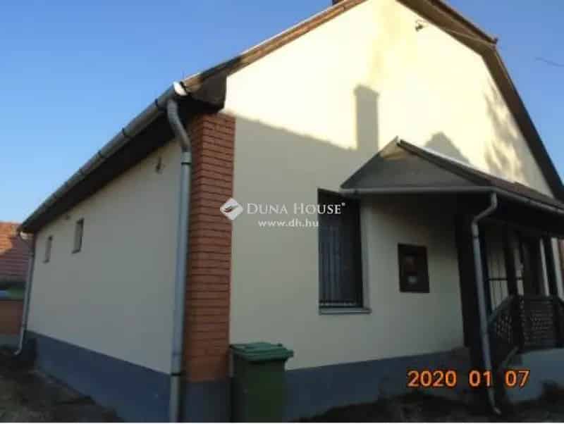Izsófalva központjában eladó iroda 107 90 m2