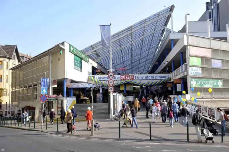 Fény utcai piac üzlethelyiség eladó 46m2 11m2 raktárral