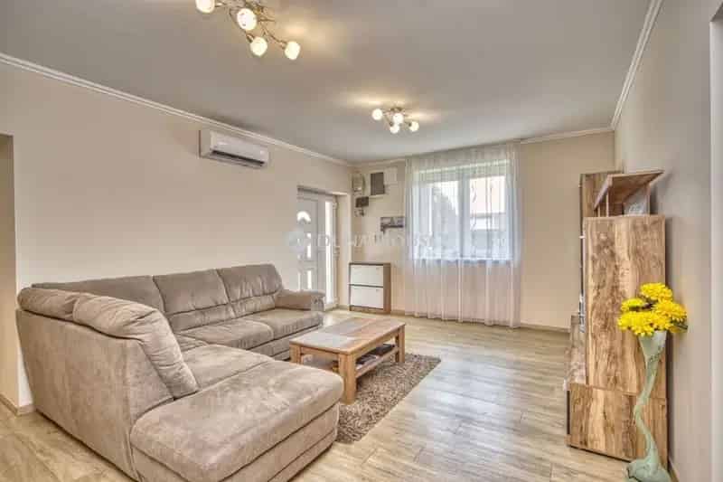 Felujitott csaldi haz Ocsan 95m2 3 szoba nagy telek