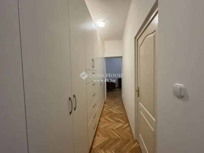 90 m2-es Felújított Lakás Kecskemét Belvárosában