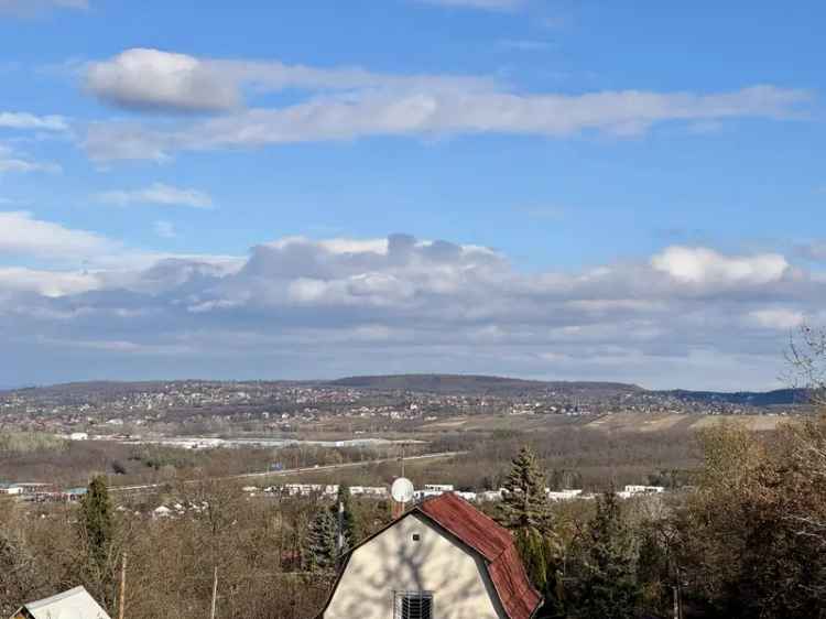 Eladó építési saroktelek Mogyoródon lenyűgöző panorámával