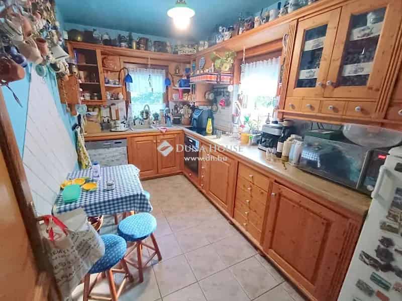 Veresegyház 152m2-es 3 szintes ház dupla garázzsal és napelemmel