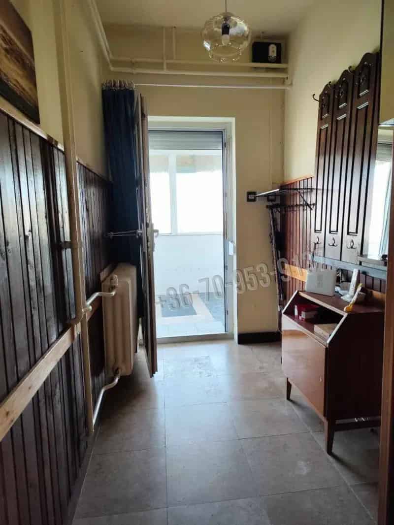 Balatonrendesei családi ház eladó - 5 szoba, dupla garázs