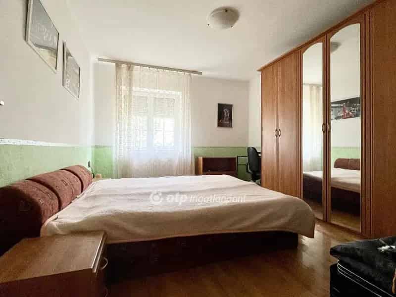 120 m2-es ház 7459 m2-es telken Győr közelében