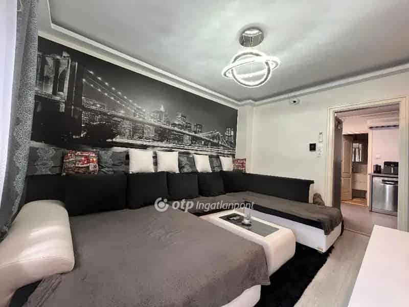 Modern Okos Családi Ház Wellness-Részeggel és 500 nm-es Pincével