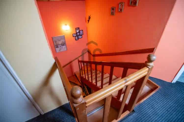 Sóskút családi ház eladó - 7 szoba, nagy telek