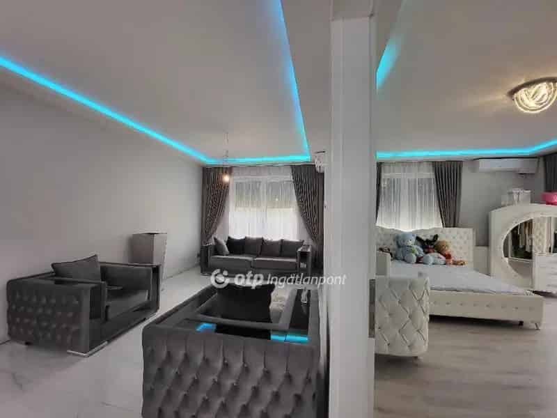 273 m2-es családi ház eladó Rómaifürdőn 823 m2 telekkel