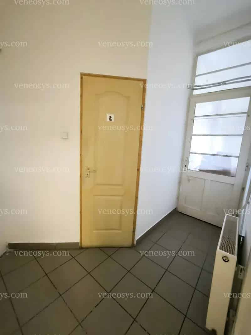 Paks Központ - 50m2 Üzlethelyiség Iroda Kiadó