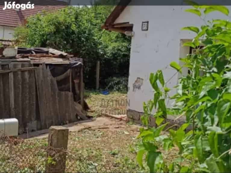 Telek eladó Pécs Középdeindolban 1134 m2
