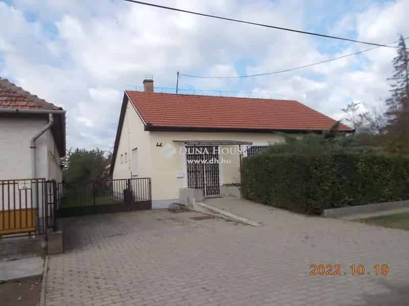 Kompolti családi ház 640m2-es telekkel eladó