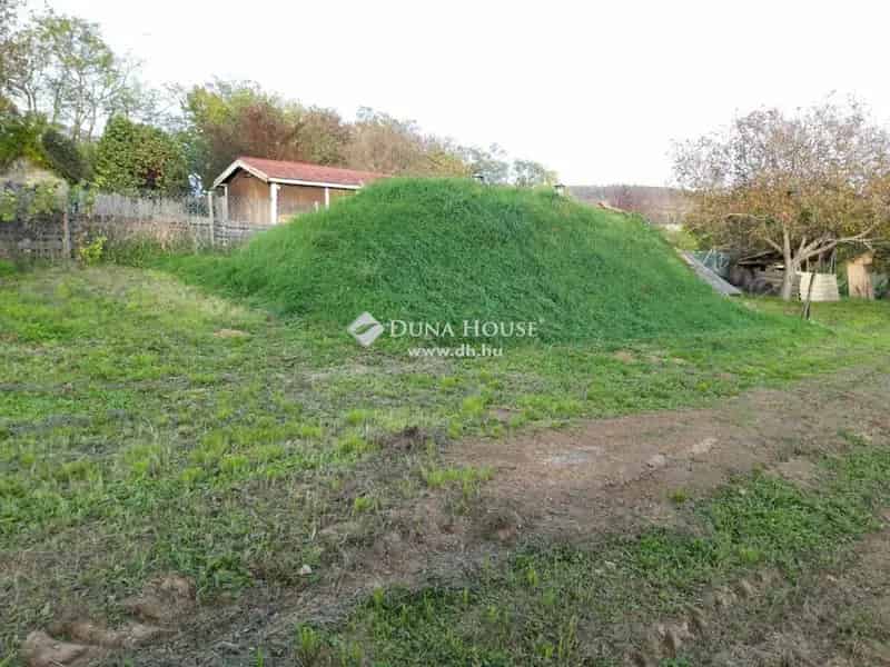 Rezi Telek Elado 2755 m2 70 m2 Pincevel