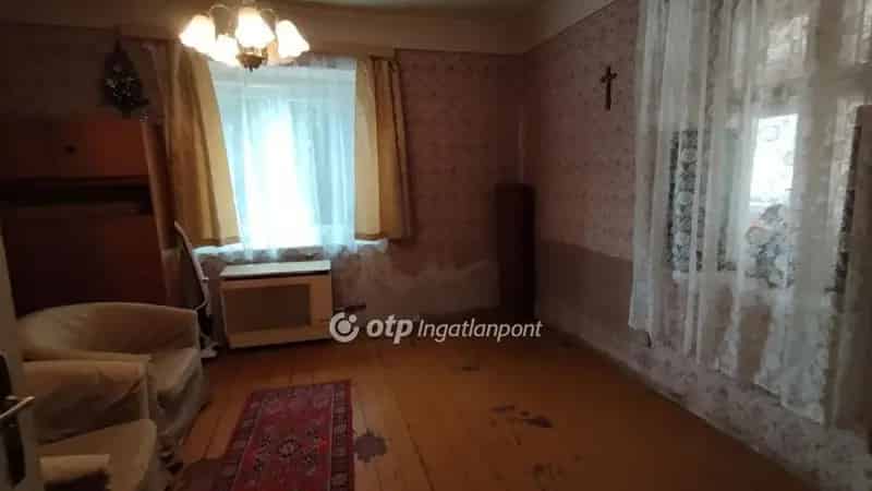 Farmoson eladó családi ház 59 nm-es telken