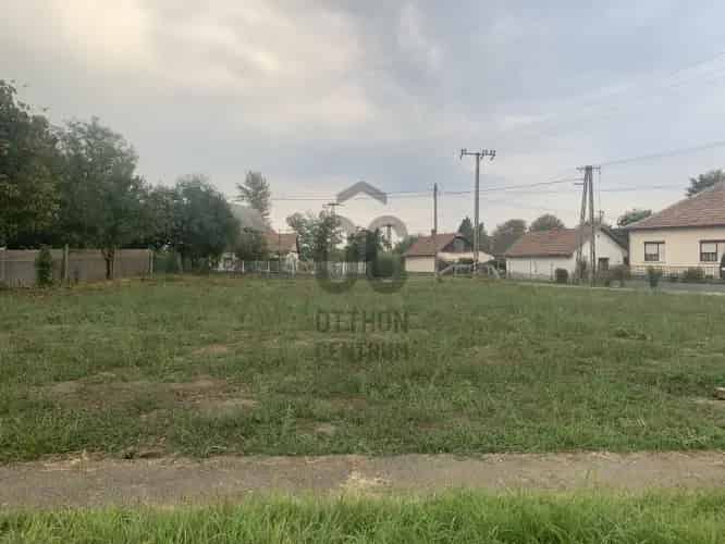 Tiszafured elado telek 944 nm saroktelek