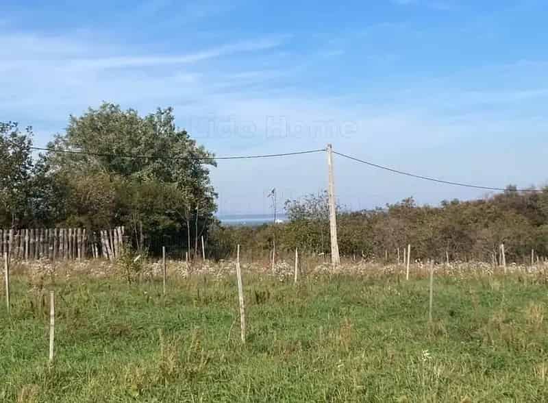 Balatonendredi panorámás telek eladó házépítési lehetőséggel
