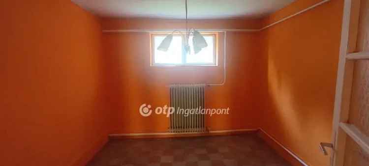 Tiszafüred 84 nm-es 3 szobás családi ház eladó