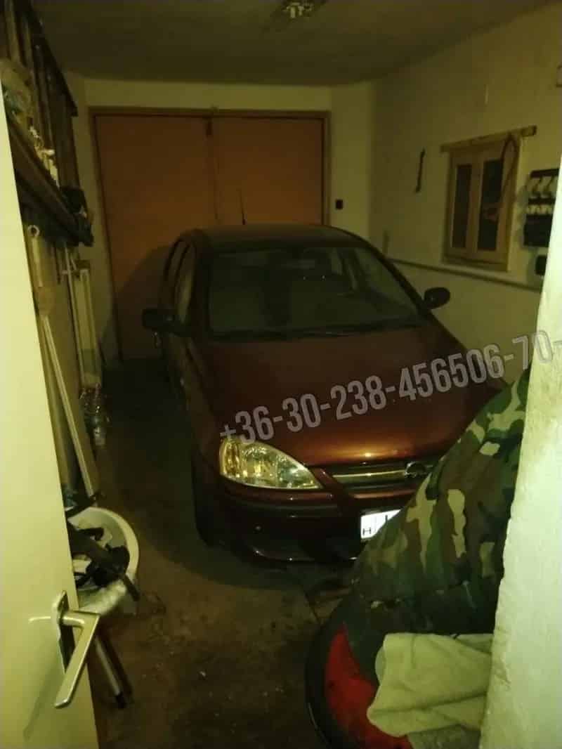Egerben panorámás családi ház eladó - nappali + 4 5 szoba