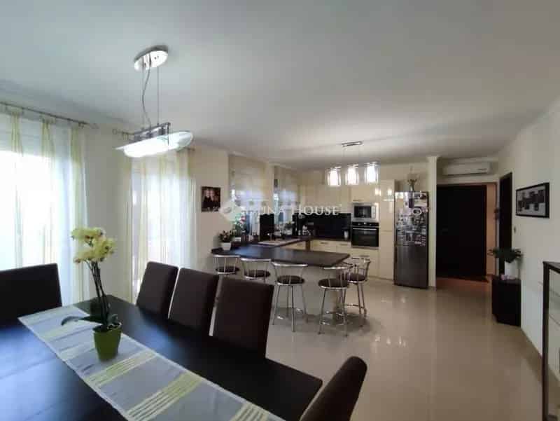 Kecskemét Kadafalva Luxus Családi Ház Medencével