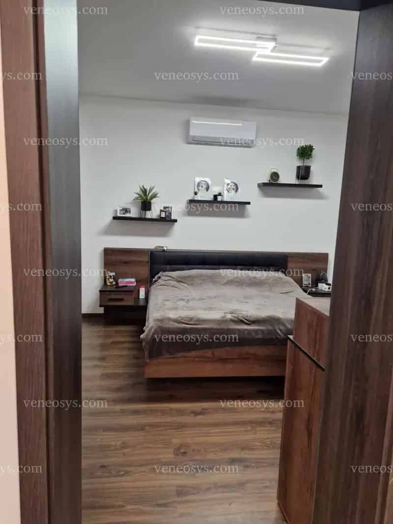 Prémium otthon Monoron - 260m², medence, dupla garázs, napelemek