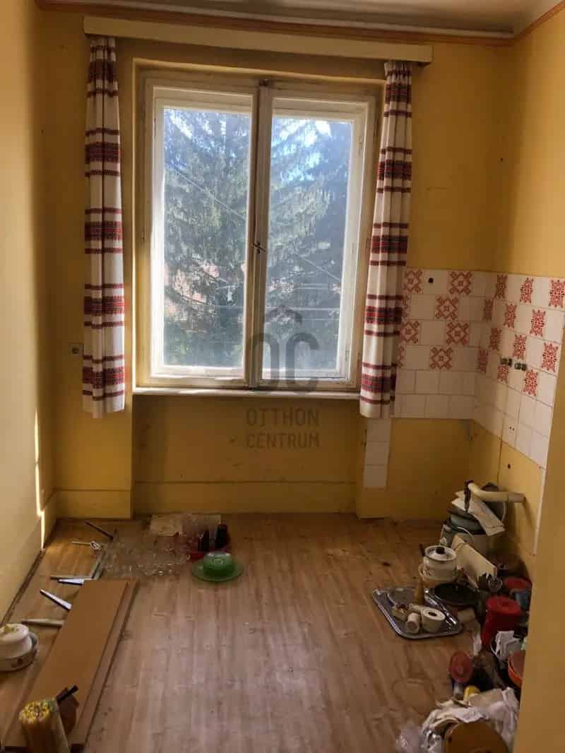 52 nm 2 szobás lakás erkéllyel csendes környéken