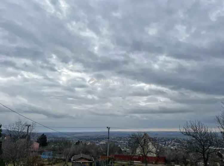 Eladó panorámás telek Biatorbágy Katalinhegyen