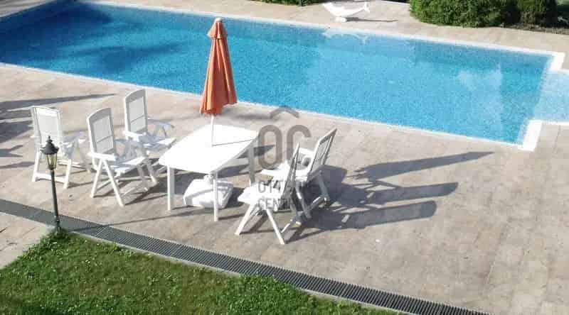 Elegáns Hoffer-villa 10 szobával wellness-részleggel és teniszpályával