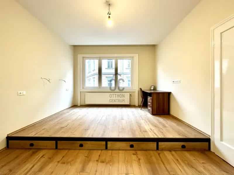 94 m2-es felújított lakás Budapest I. kerületében