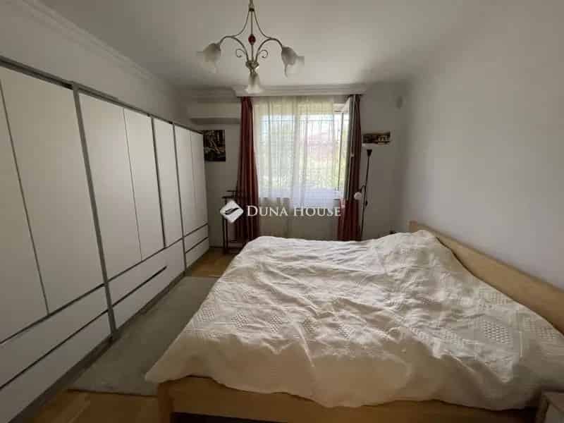 Pestújhelyi családi ház eladó - 400 m2, medence, wellness, irodaháznak is alkalmas