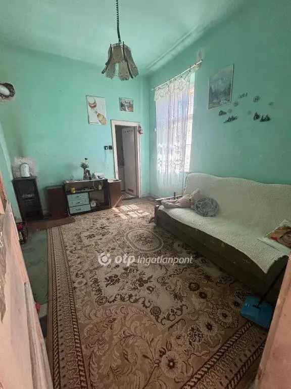 Vasgyári sorház eladó - 76 m2 - 350 m2 kerttel