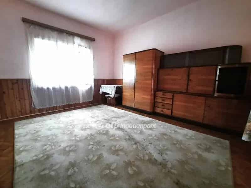 100 3 m2-es családi ház eladó Kiskunfélegyházán
