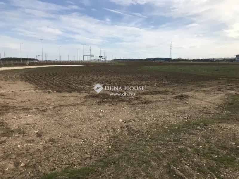 14398 m2 Kereskedelmi Terület Eladó Veszprém Határában
