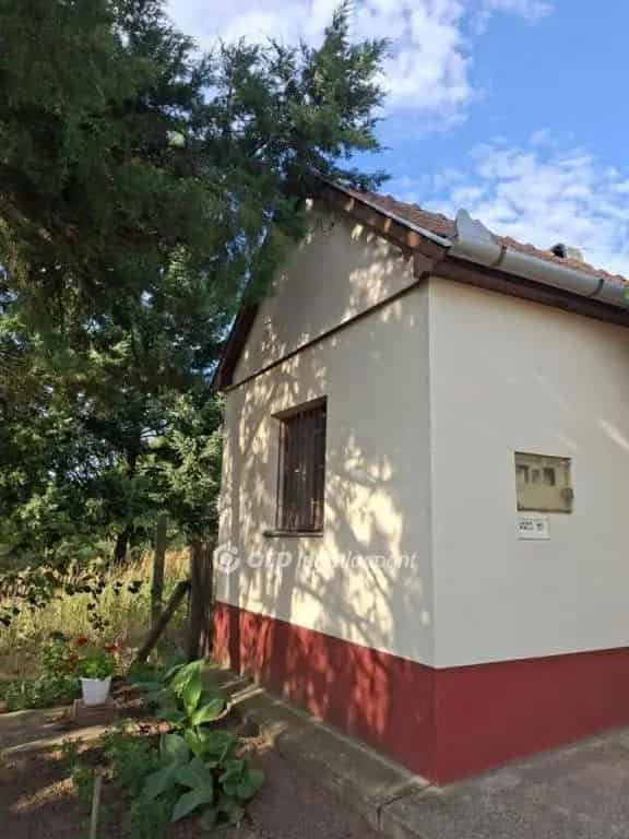 Hajdúböszörményi családi ház eladó - 61 m2 - 2 épület - 1129 m2 telek