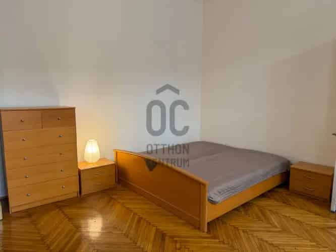 Budapest VIII kerület felújított lakás kiadó
