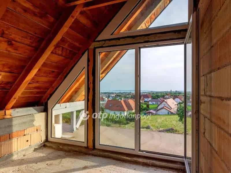 Panorámás Félkész Ház Alsóörsön - Egyedi Otthon Kialakítási Lehetőséggel