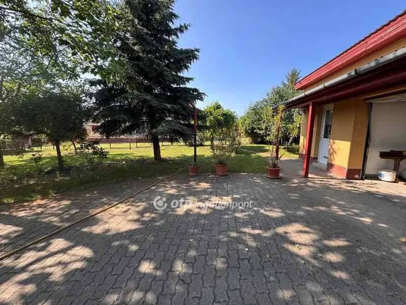 Hosszúpályi dupla garázs eladó 516nm-es telken