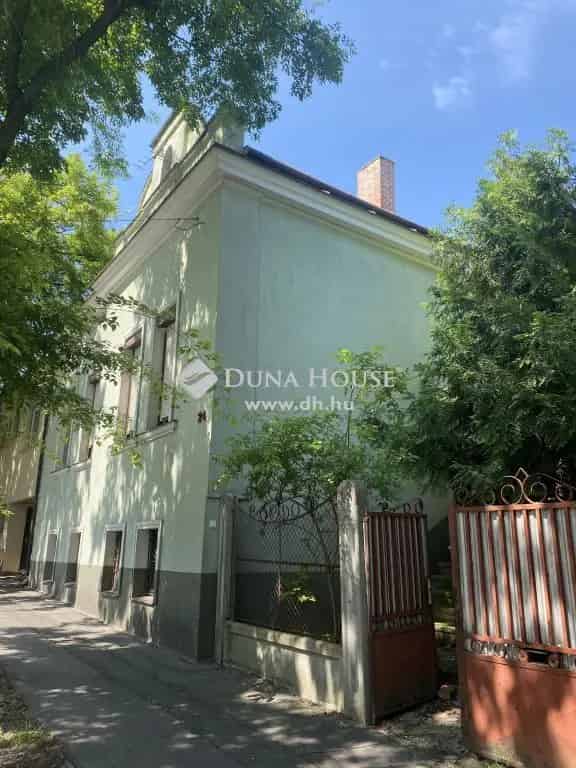 Felujítandó családi ház Sopronban 927 m2-es telken