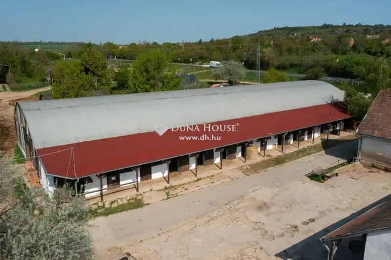 Zsámbéki Lovasclub Eladó - 80 Férőhelyes Lovarda Panzióval