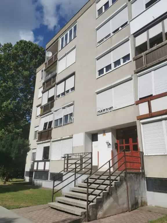 Dombóvár 64 nm-es 2 szobás erkélyes lakás eladó