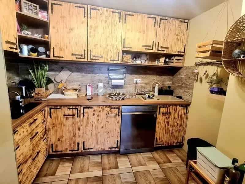 Pécs közeli 2 HA-s birtok 2 halastóval eladó
