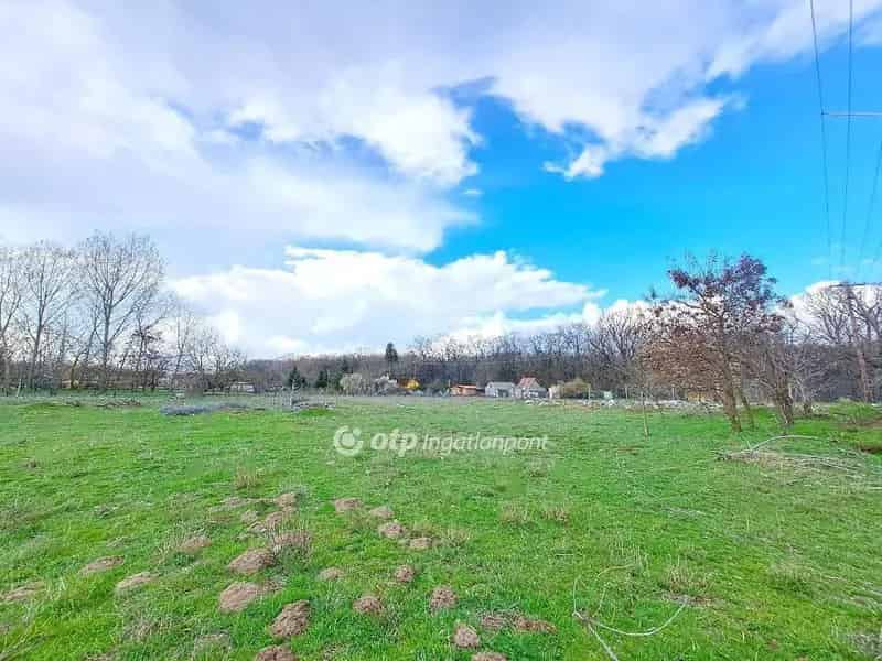 Nagykőrös zártkerti telek eladó - 1693 m2 szántó