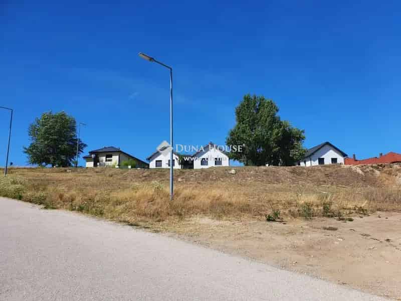 833m2-es Telek Elado Tatabanya Panoráma Lakopark