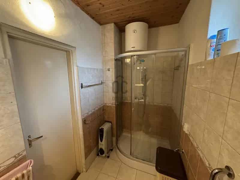 Várdomb 80m2-es felújított családi ház eladó